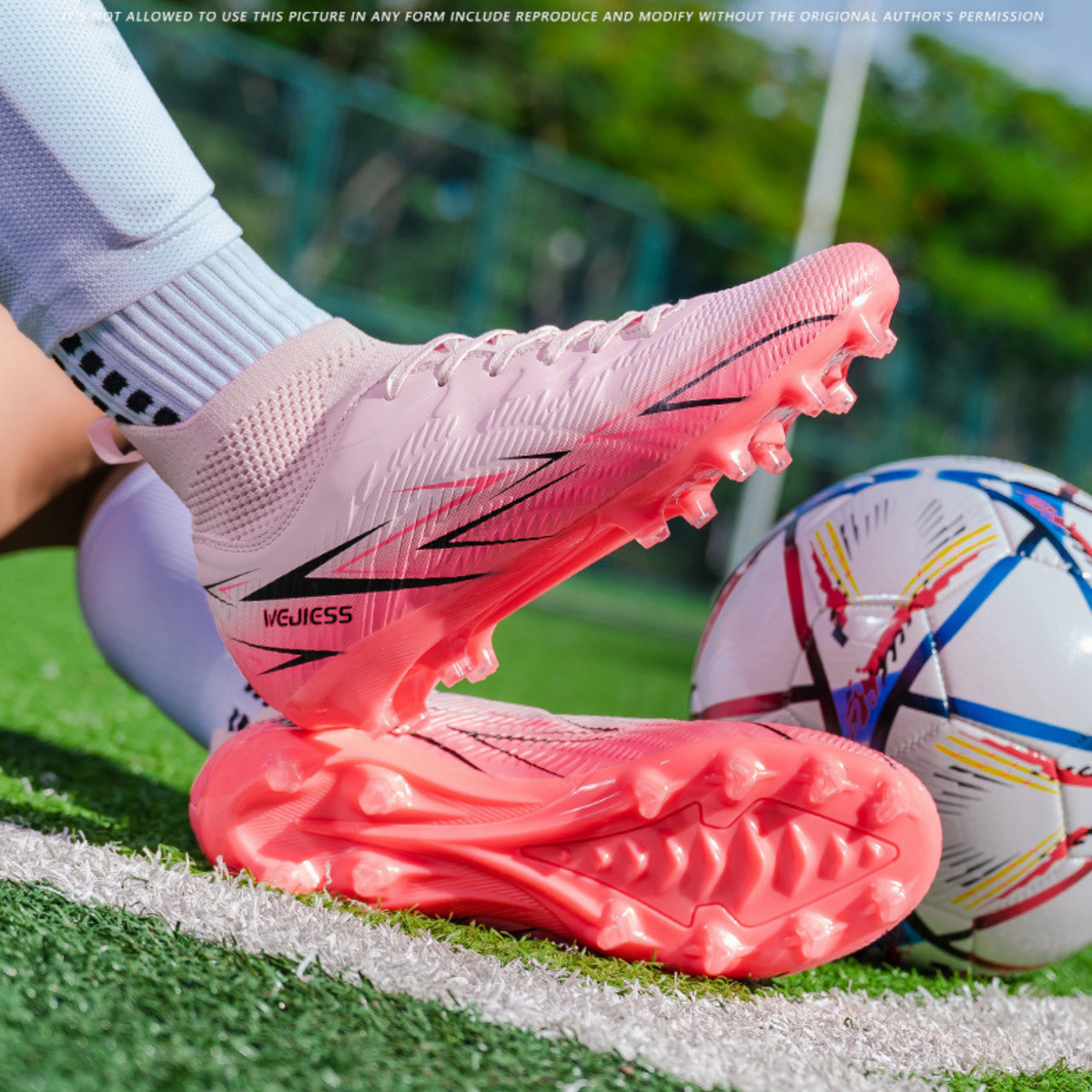 Scarpe da Calcio Bambini/Ragazzi con Tacchetti – Antiscivolo, Leggere e Confortevoli – Ideali per Erba Naturale e Sintetica